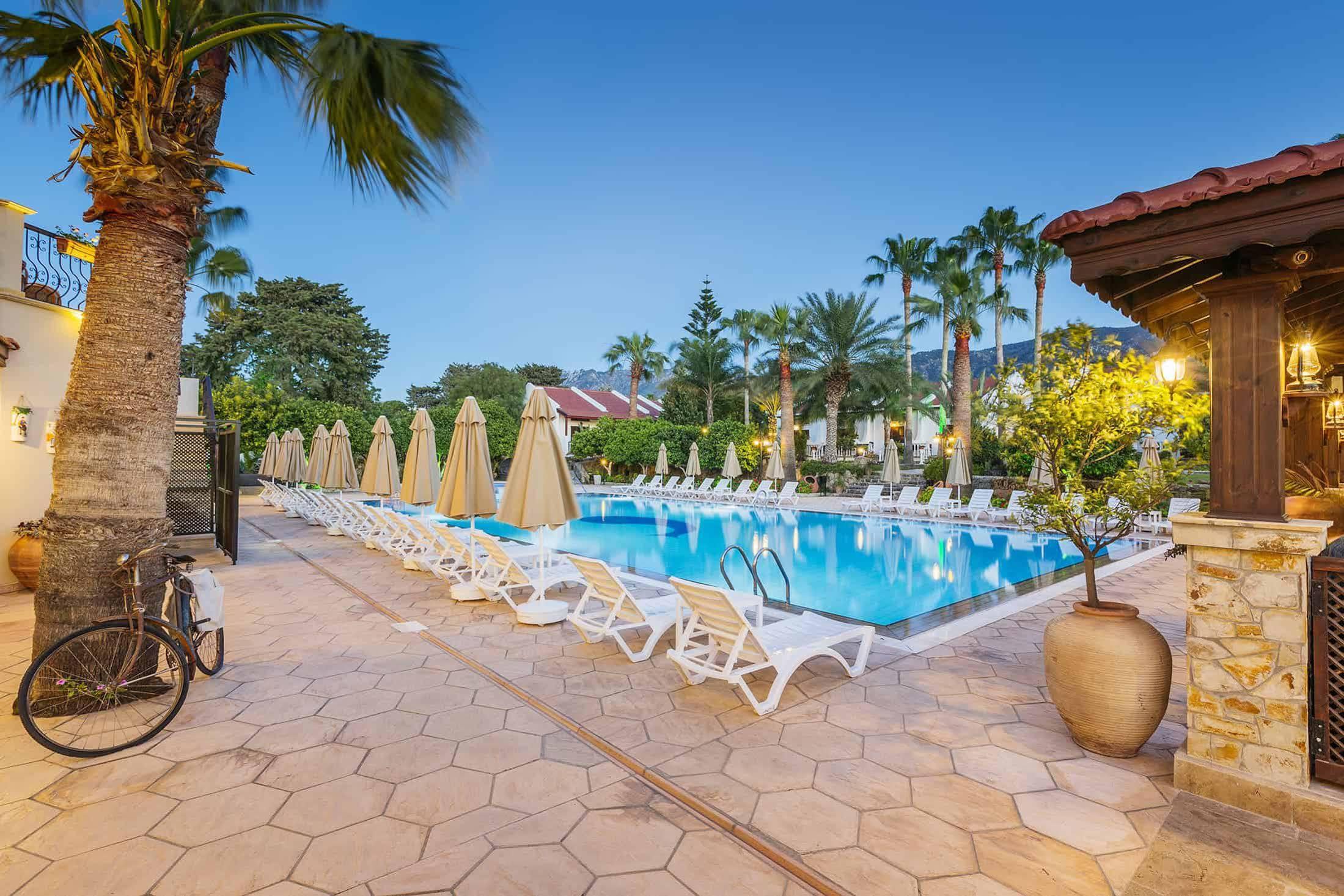 Almond Holiday Village & Hotel Karavas  Экстерьер фото